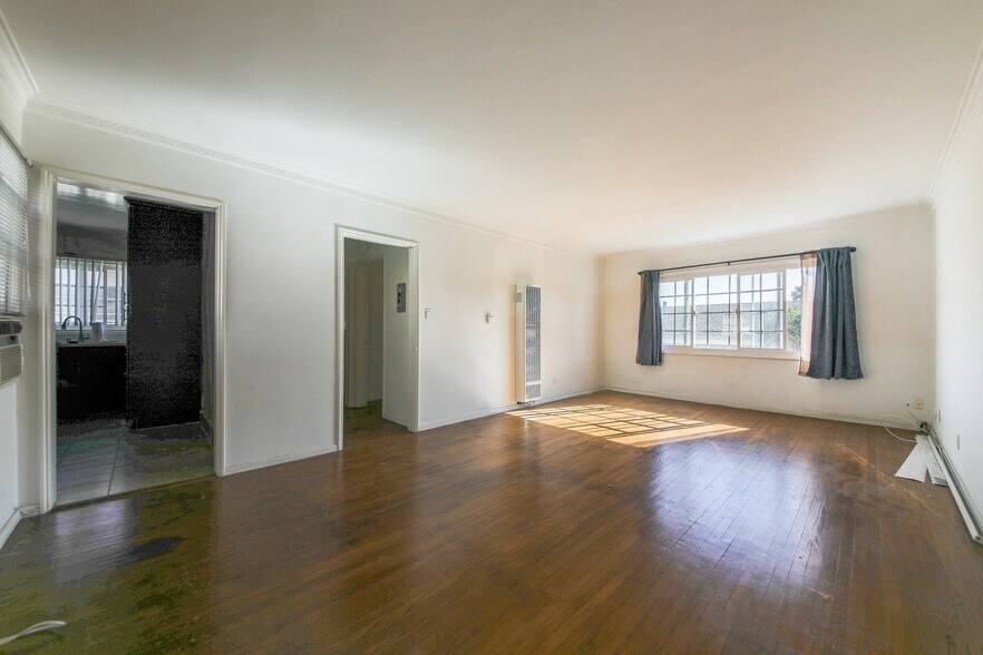 More Photos Of 8730-8736 Holloway Dr, West Hollywood Apartments For Sale