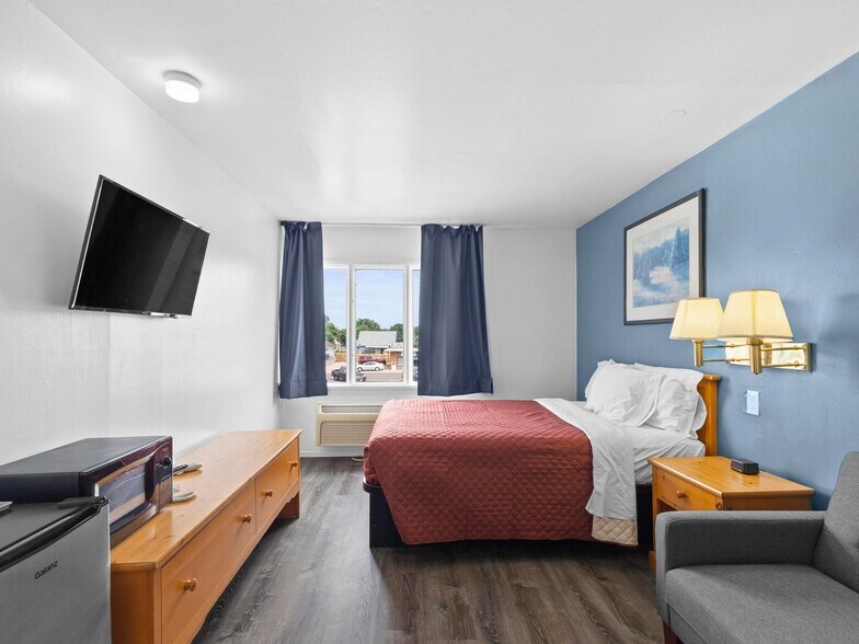 More Photos Of 935 9th Ave, Sidney Hotel For Sale