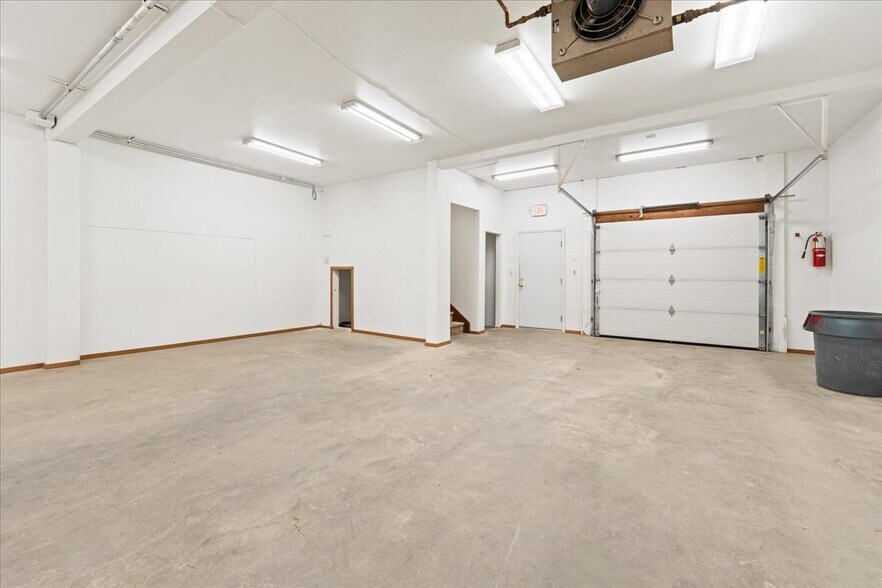 More Photos Of 3534 International St, Fairbanks General Retail For Lease