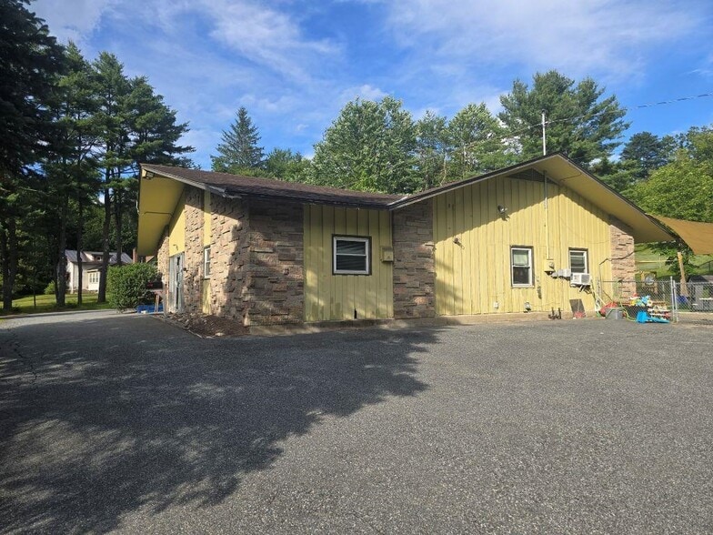 More Photos Of 90 Charlestown Rd, Claremont Schools For Sale