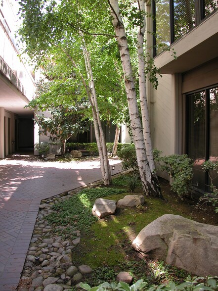 More Photos Of 28310 Roadside Dr, Agoura Hills Office For Lease