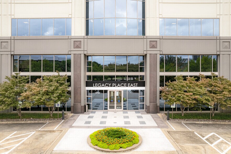 More Photos Of 5700 Tennyson Pky, Plano Coworking Space