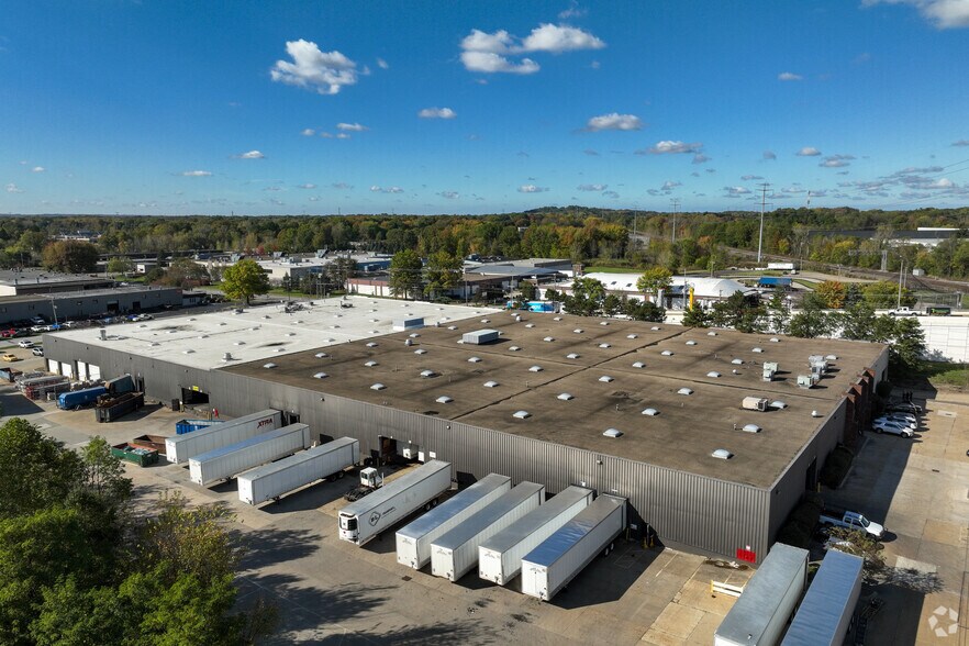 More Photos Of 720 E Highland Rd, Macedonia Warehouse For Sale