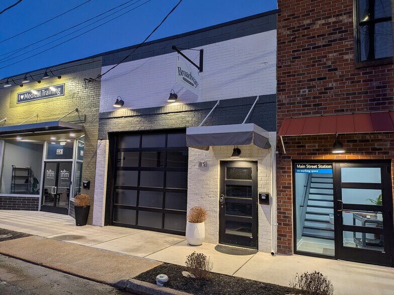 Primary Photo Of 115 S Main St, Hopewell Freestanding For Lease