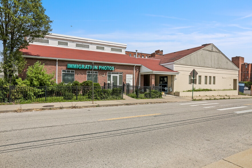 More Photos Of 275 Iron St, Detroit Light Manufacturing For Sale