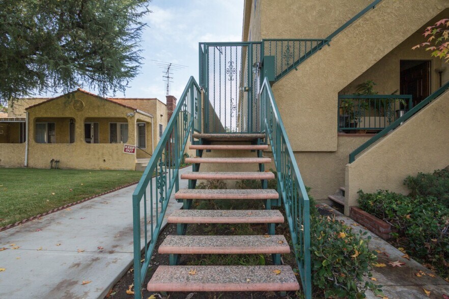 More Photos Of 404 Lincoln Ave, Glendale Apartments For Sale