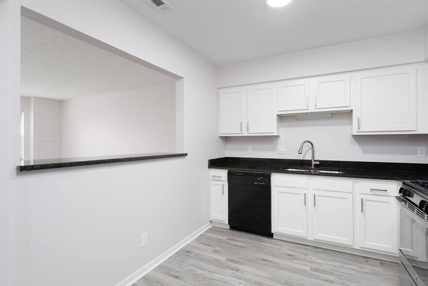 More Photos Of 4577 Olentangy River Rd, Columbus Apartments For Sale