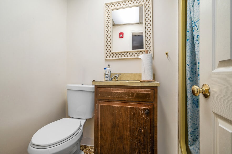 More Photos Of 2 douglas Pike, Smithfield Medical For Lease