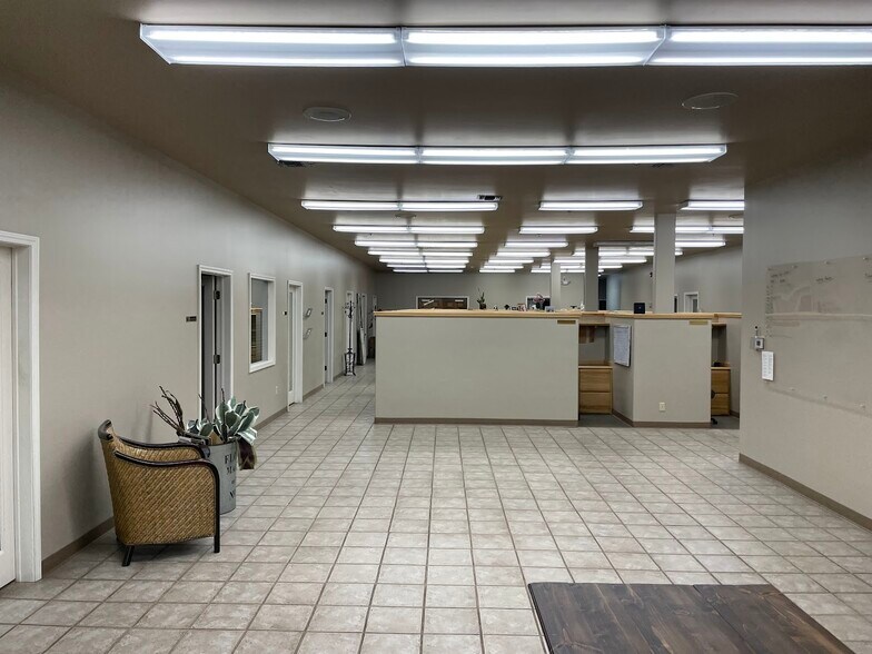 More Photos Of 800 E Main St, Russellville Office For Sale