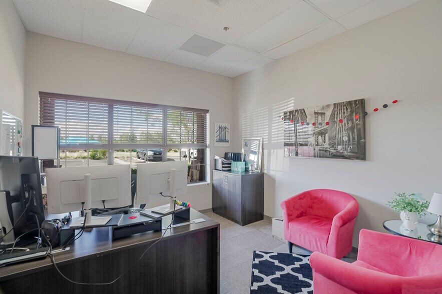 More Photos Of 3207 Lakeside Vlg, Prescott Office For Sale