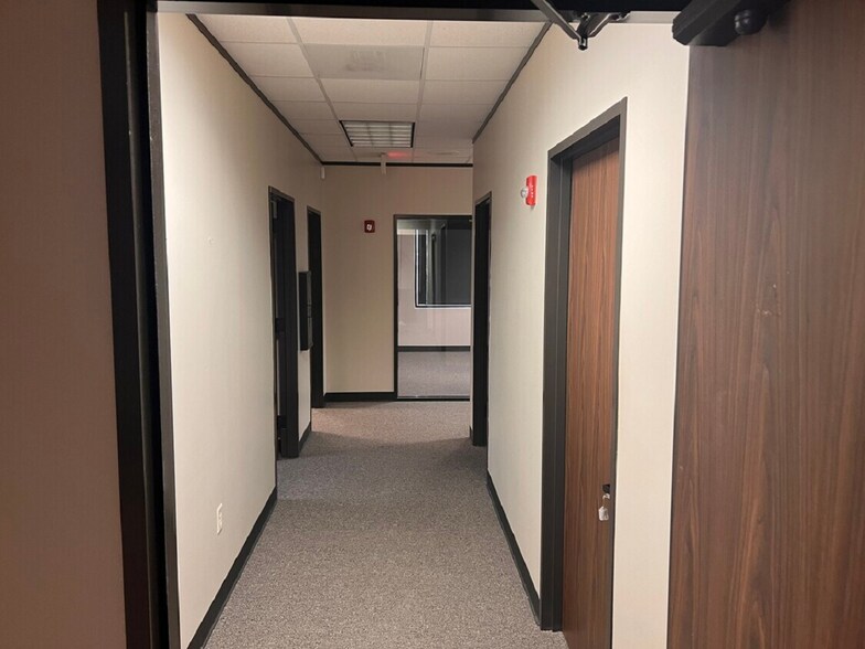 More Photos Of 23800 Northwest Fwy, Cypress Medical For Lease
