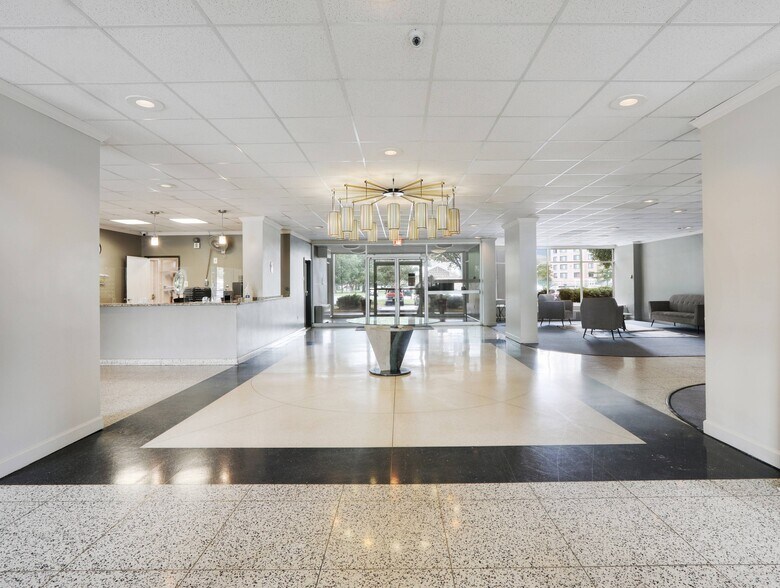 More Photos Of 5055 Seminary Rd, Alexandria Apartments For Lease