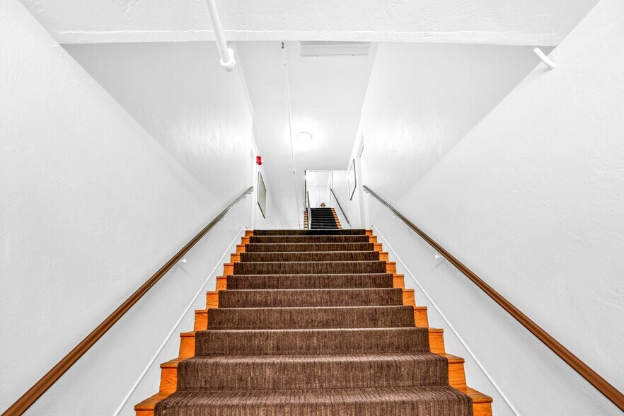 More Photos Of 1919 Curtis St, Berkeley Apartments For Sale