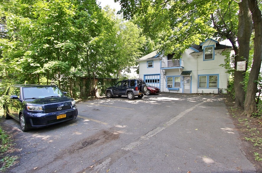 More Photos Of 58 Saint James St, Kingston Apartments For Sale