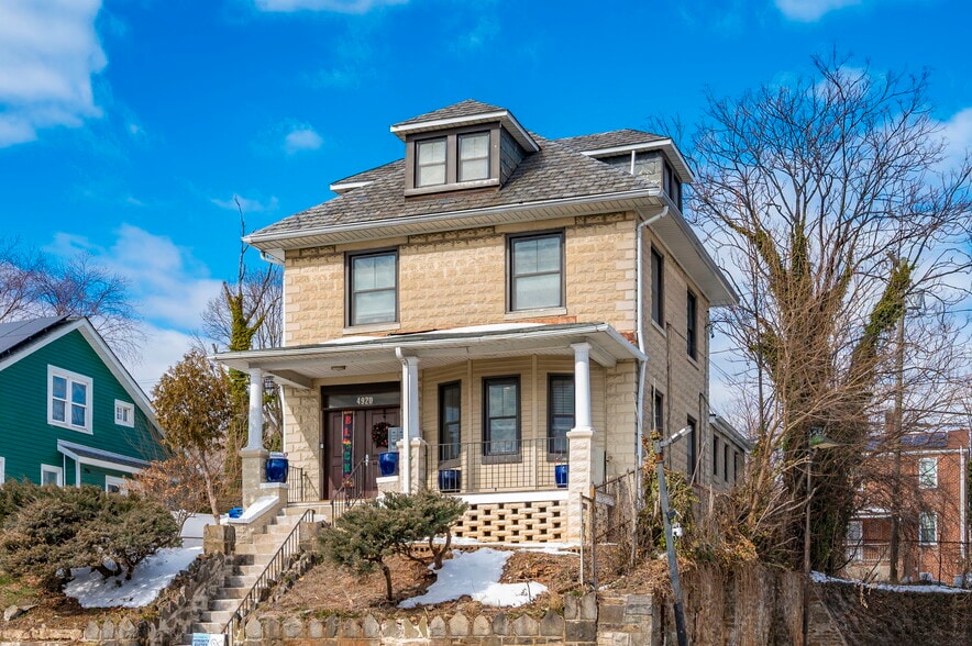 More Photos Of 4920 Belair Rd, Baltimore Office For Sale