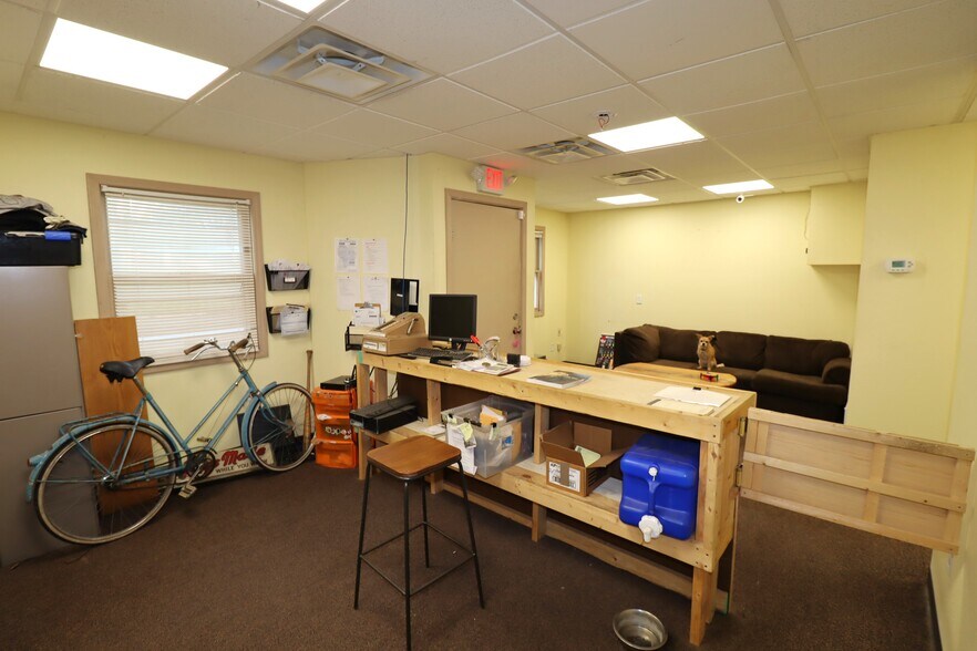 More Photos Of 522 Sanborn Ave, Ashland Storefront Retail Residential For Sale