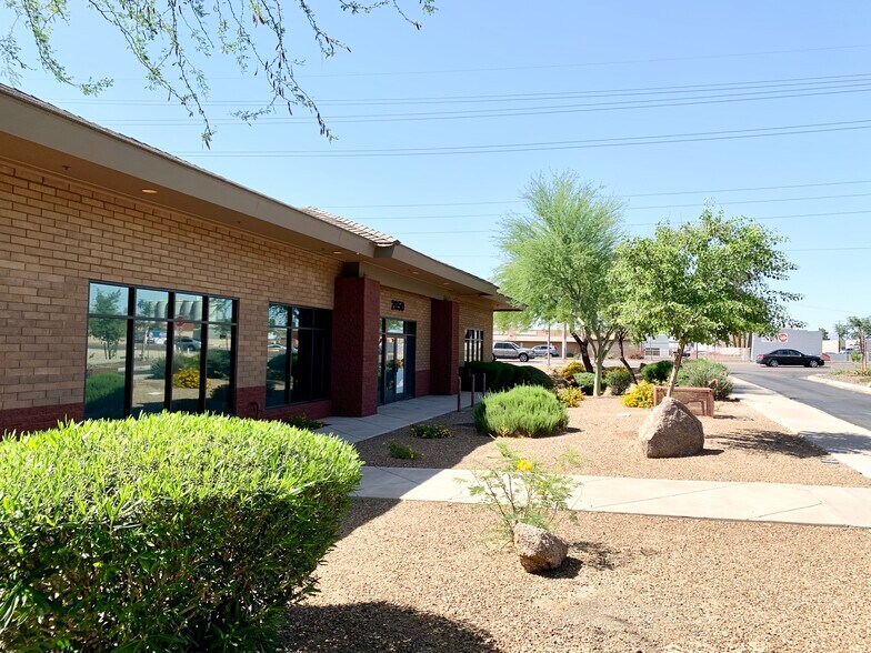 More Photos Of 2050 S Cottonwood Dr, Tempe Medical For Lease