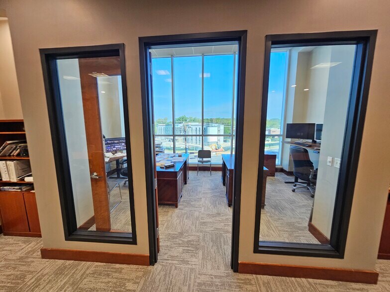 More Photos Of 10610 Metromont Pky, Charlotte Office For Lease