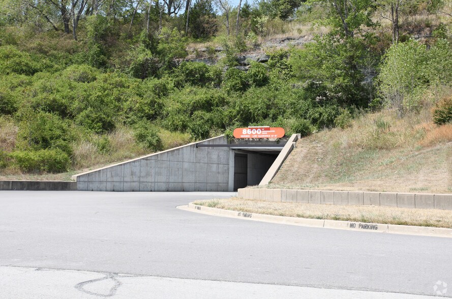 Primary Photo Of 8601 NE Underground Dr, Kansas City Warehouse For Lease