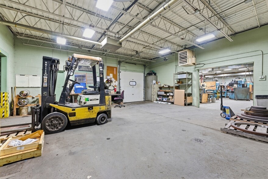 More Photos Of 330 Fuller Rd, Chicopee Distribution For Sale