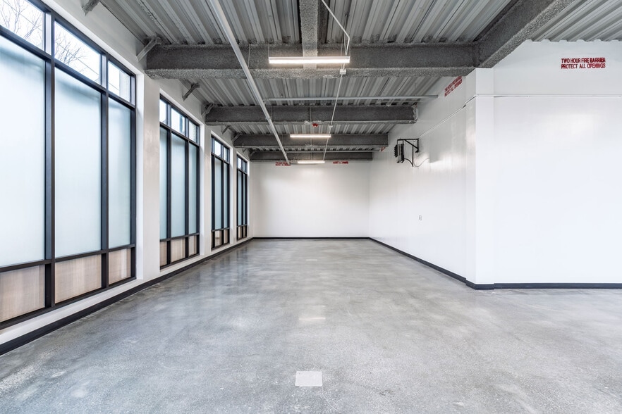 More Photos Of 597 Cooledge Ave NE, Atlanta Self Storage For Lease