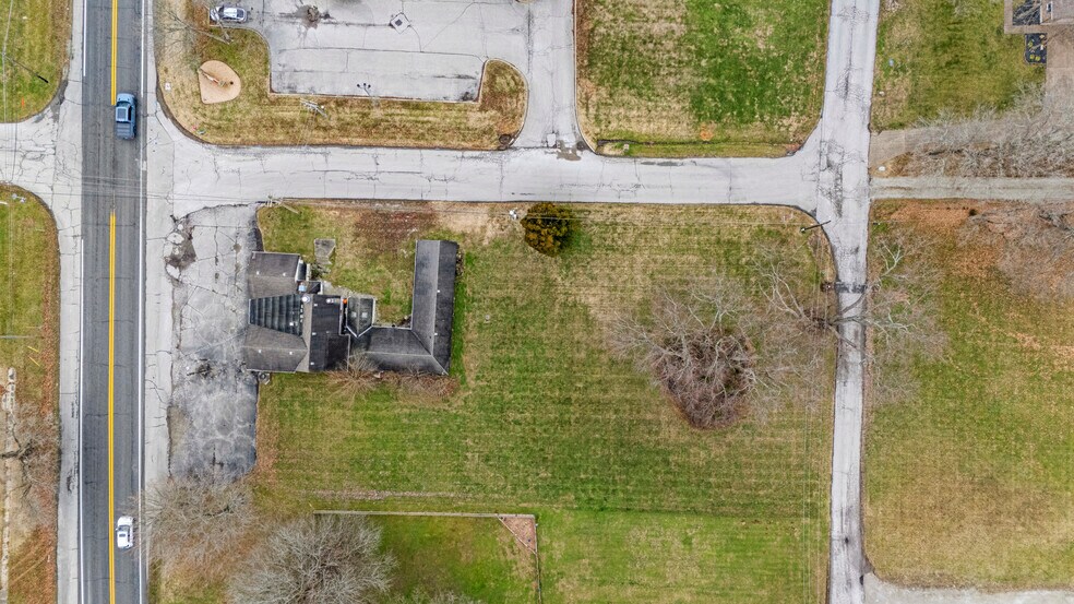 More Photos Of 7200 Highway 150, Greenville Office For Sale