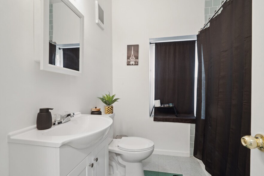 More Photos Of 310 2nd St SE, Dyersville Specialty For Sale