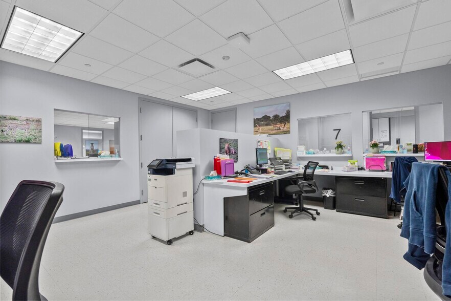 More Photos Of 745 Boston Post Rd, Darien Apartments For Sale