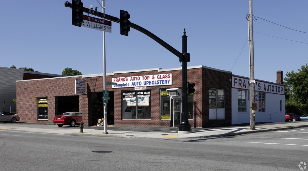 More Photos Of 883-885 Elmwood Ave, Providence Auto Repair For Sale