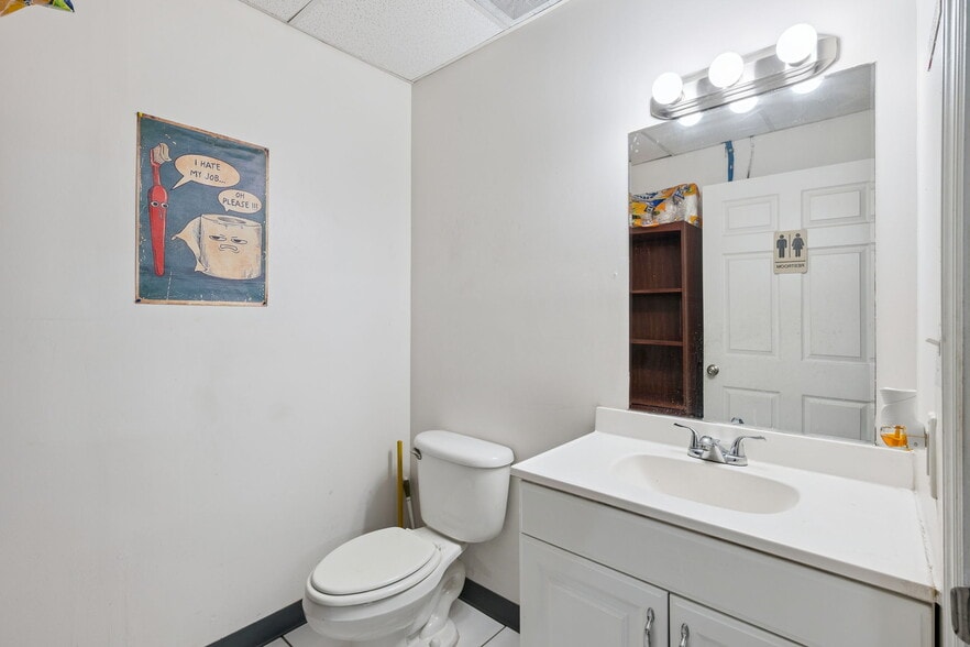 More Photos Of 10207-10235 General Dr, Orlando Warehouse For Sale