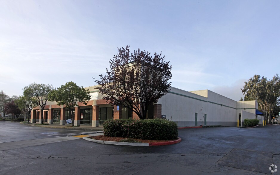 More Photos Of 801-947 Marina Village Pky, Alameda Unknown For Lease