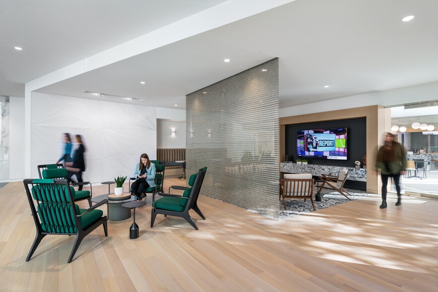 More Photos Of 14241 Dallas Pky, Dallas Office For Lease