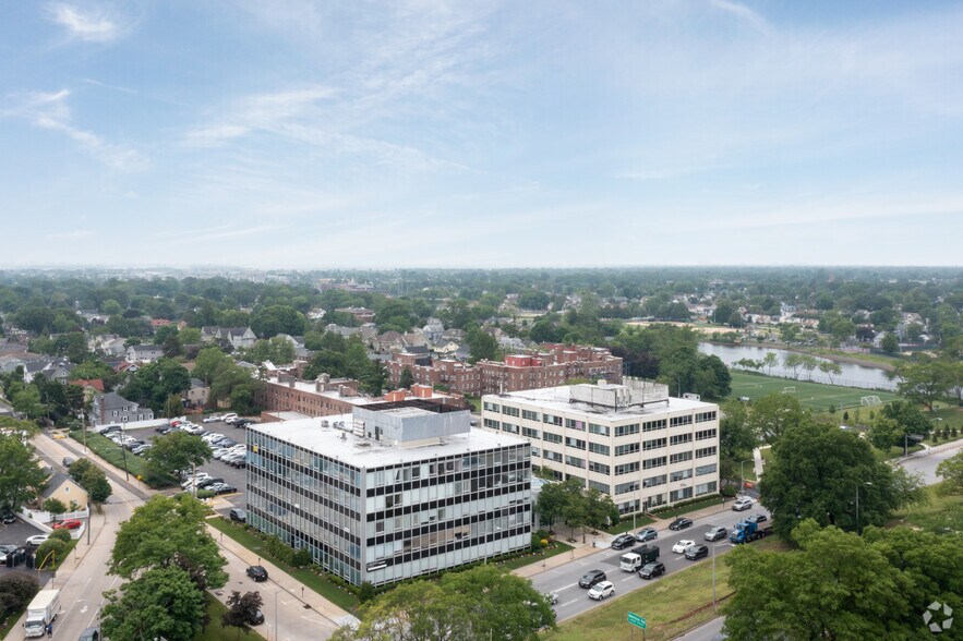 More Photos Of 100 Merrick Rd, Rockville Centre Office For Lease