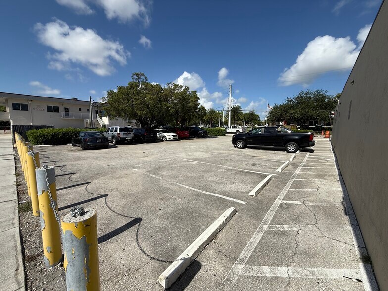 More Photos Of 1015-1019 SE 17th St, Fort Lauderdale Freestanding For Lease