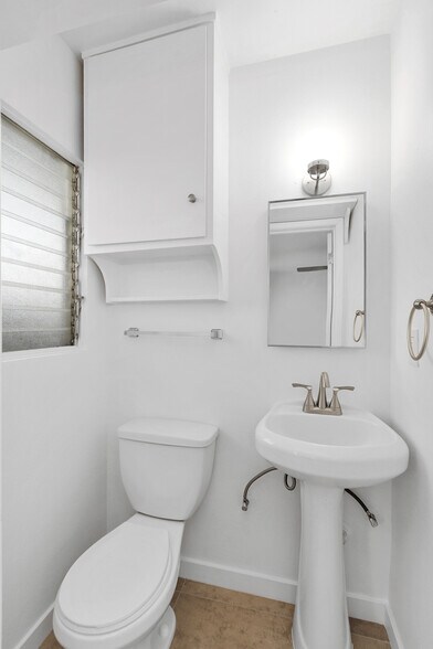 More Photos Of 1777 E Arenas Rd, Palm Springs Apartments For Sale