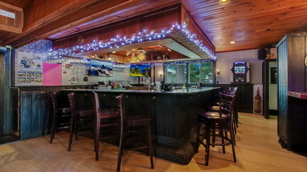 More Photos Of 2982 US Highway 63, Barronett Restaurant For Sale