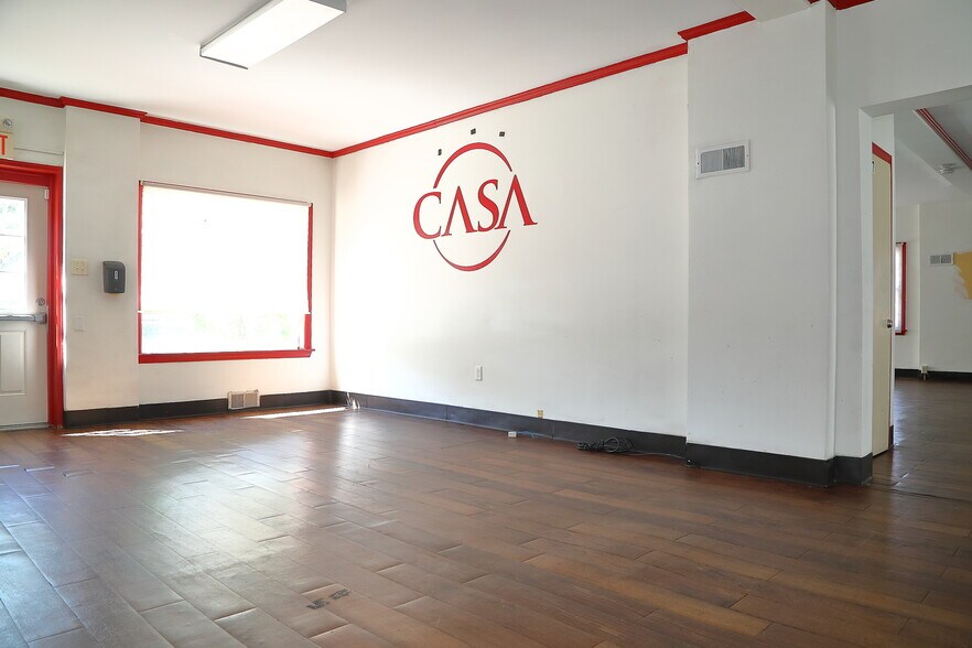 More Photos Of 221 E Princess St, York Office For Sale