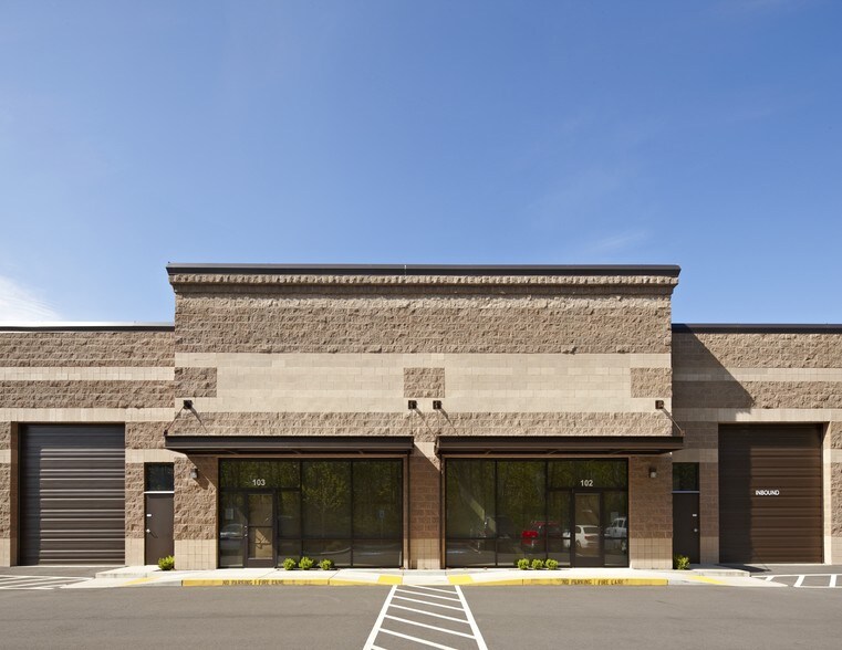 More Photos Of 101 10th St S, Kirkland Storefront For Lease