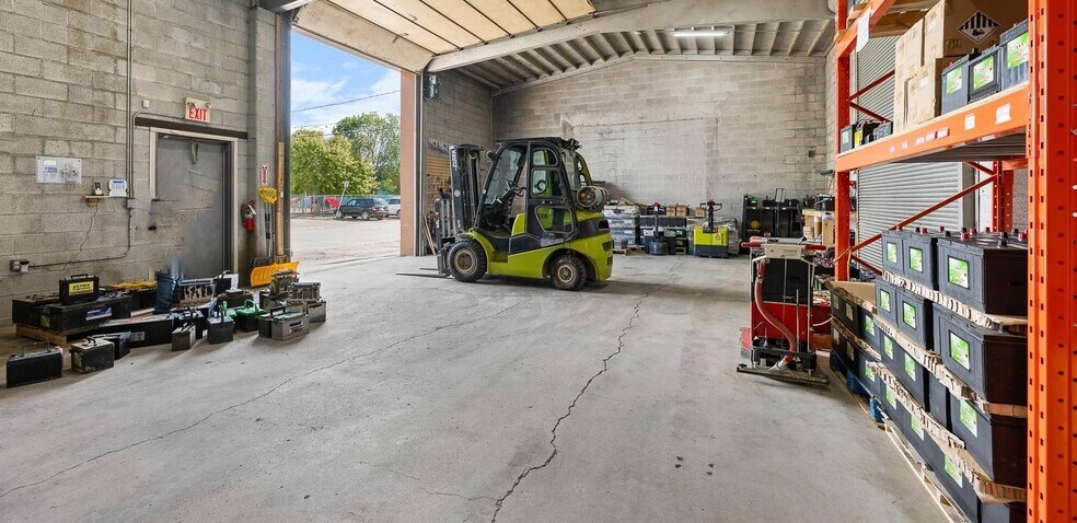 More Photos Of 461 Athabasca St E, Moose Jaw Warehouse For Lease