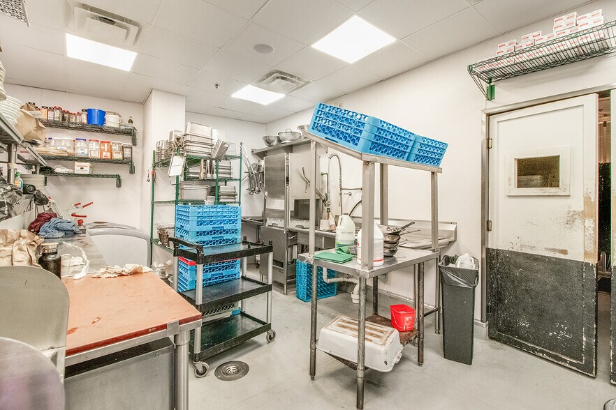 More Photos Of 21 E Athens St, Winder General Retail For Sale