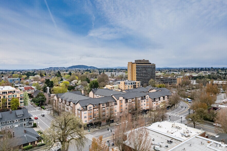 More Photos Of 1500 NE 15th Ave, Portland Apartments For Lease