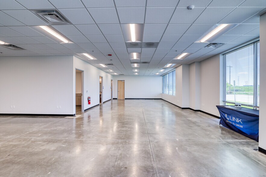 More Photos Of 7450 Clayton St, Denver Warehouse For Lease