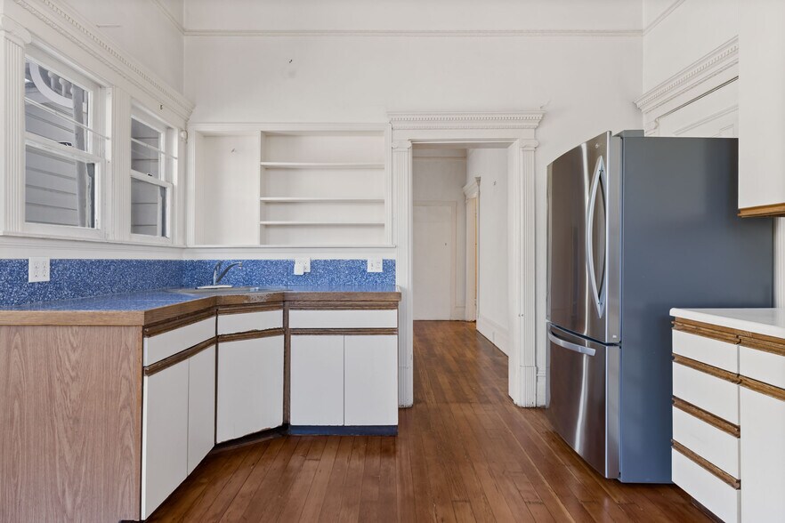 More Photos Of 102 Hamilton Pl, Oakland Multifamily For Sale