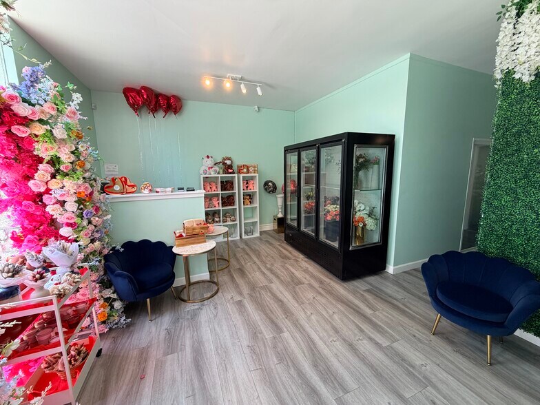 More Photos Of 353-359 E Magnolia Blvd, Burbank Storefront Retail Office For Lease