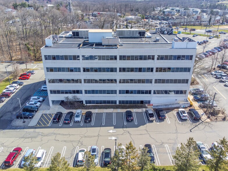 More Photos Of 2 Lincoln Hwy, Edison Medical For Lease