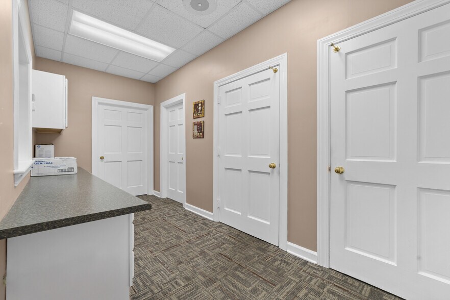 More Photos Of 824 S Dekalb St, Shelby Medical For Sale