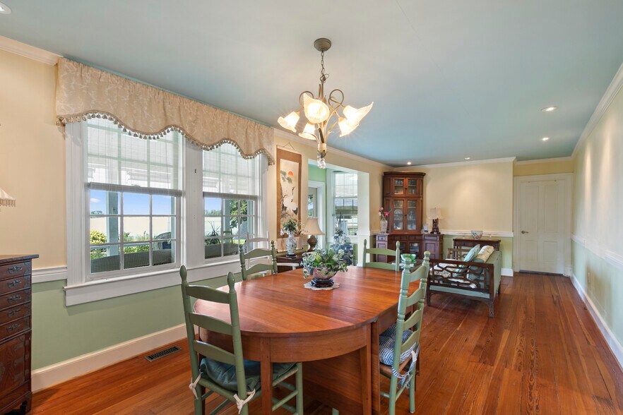 More Photos Of 989 Smith Point Rd, Reedville Marina For Sale