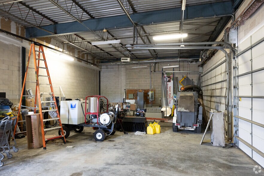 More Photos Of 4403 Black Horse Pike, Mays Landing General Retail For Lease