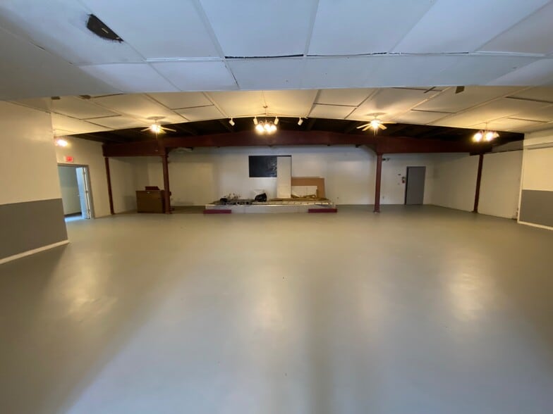 More Photos Of 1243 Nelle St, Tupelo Warehouse For Sale