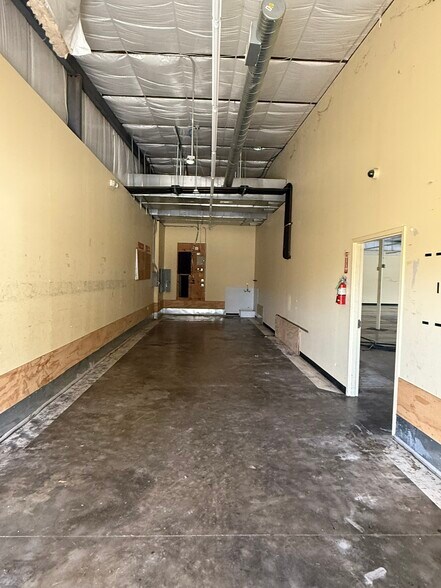 More Photos Of 12902 Highway 190 W, Port Allen Freestanding For Lease